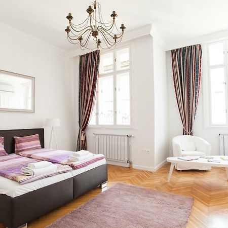 Chic & Charm Apartment Budapeşte Dış mekan fotoğraf