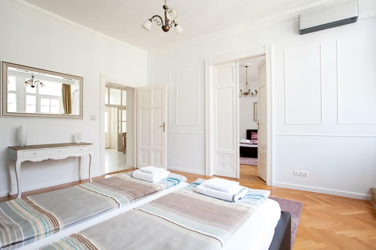 Chic & Charm Apartment Budapeşte Dış mekan fotoğraf