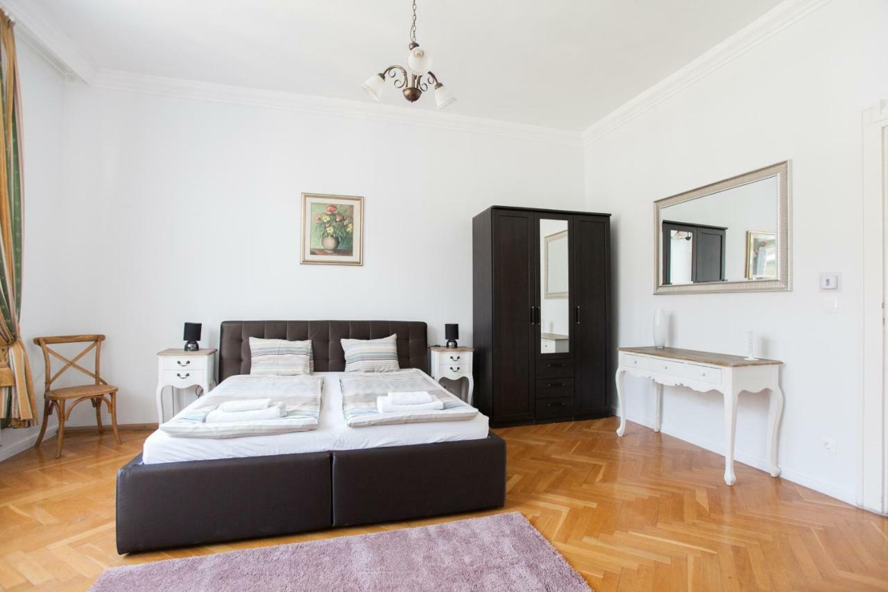 Chic & Charm Apartment Budapeşte Dış mekan fotoğraf